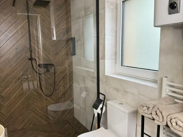 Łazienka z prysznicem walk-in